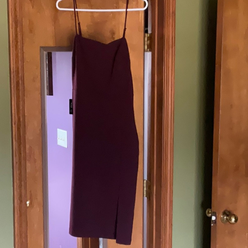 Elegant Burgundy Spaghetti Strap Dress